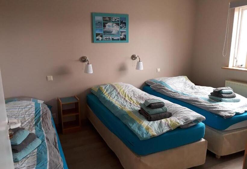 اتاق ساده سه نفره, Skyggnir Bed And Breakfast