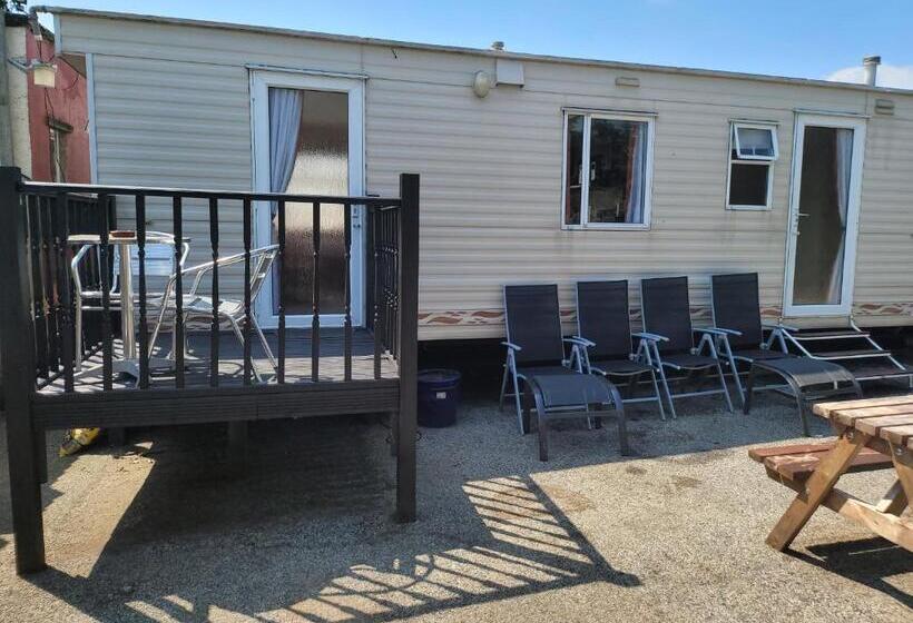 בית, חדר שינה 1, The Jackdaw Pub Self Catering Static Caravan Free Breakfast Supplied