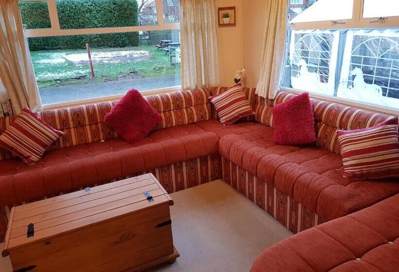 Дом 1 Спальня, The Jackdaw Pub Self Catering Static Caravan Free Breakfast Supplied
