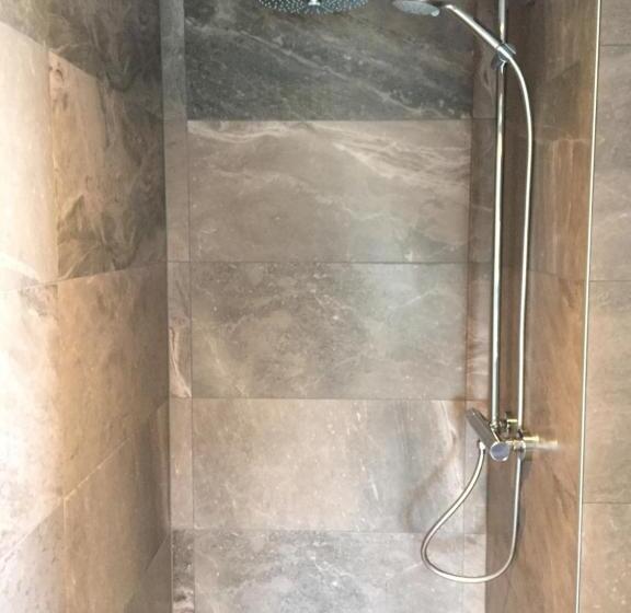 סוויטת קומפורט, Meerzee