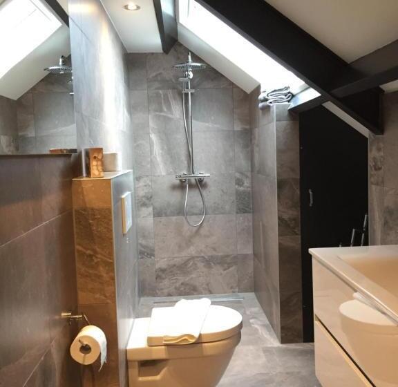 Comfort room with balcony, Meerzee