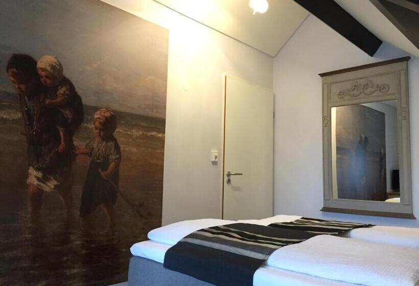 Comfort room with balcony, Meerzee