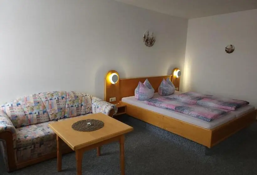 Standard-huone, Garni
