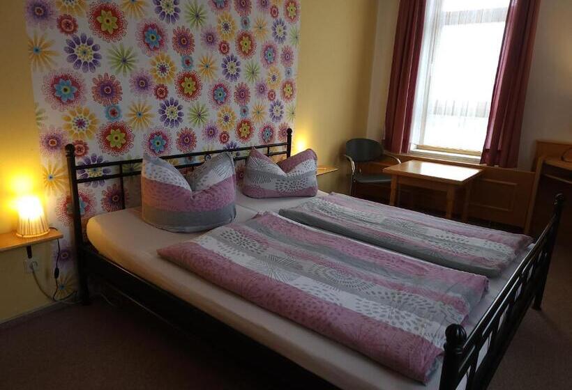 スタンダードルーム, Garni