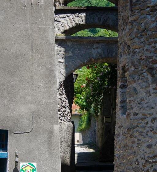 غرفة قياسية ثلاثية, Au Cheval Blanc   Appartements Et Chambres D Hôtes