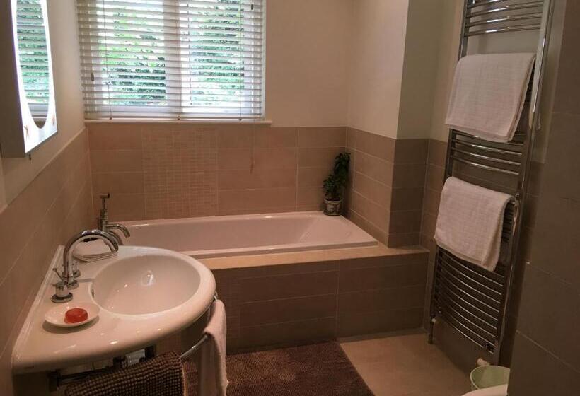 스탠다드 룸, Gweebarra