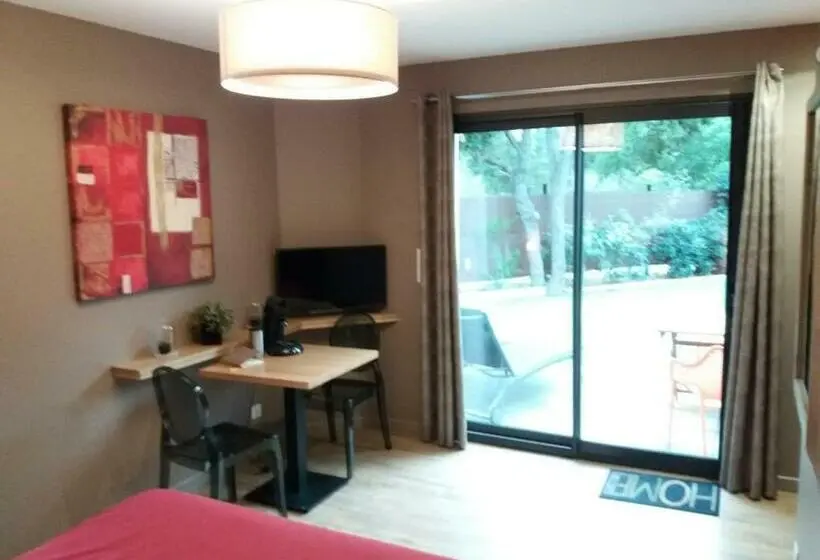اتاق استاندارد, Le Clos Des Barelles