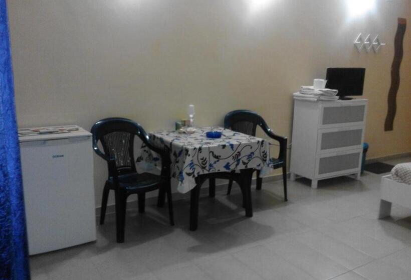 اتاق اکونومی, Pescandora