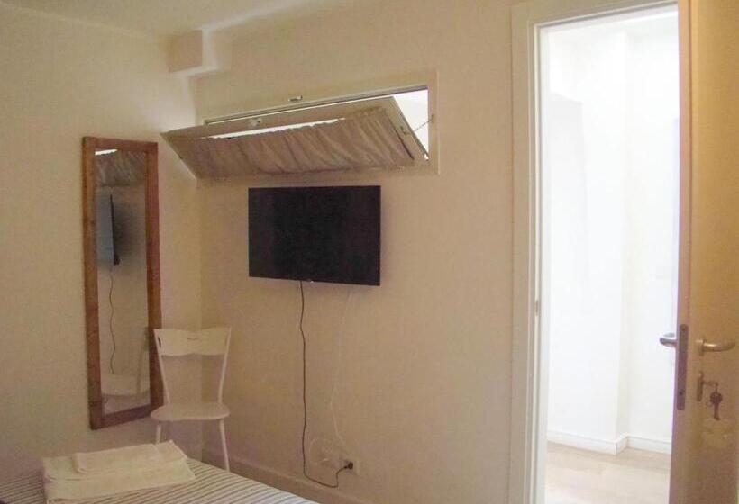 اتاق عادی, Affittacamere Orbetello Centro
