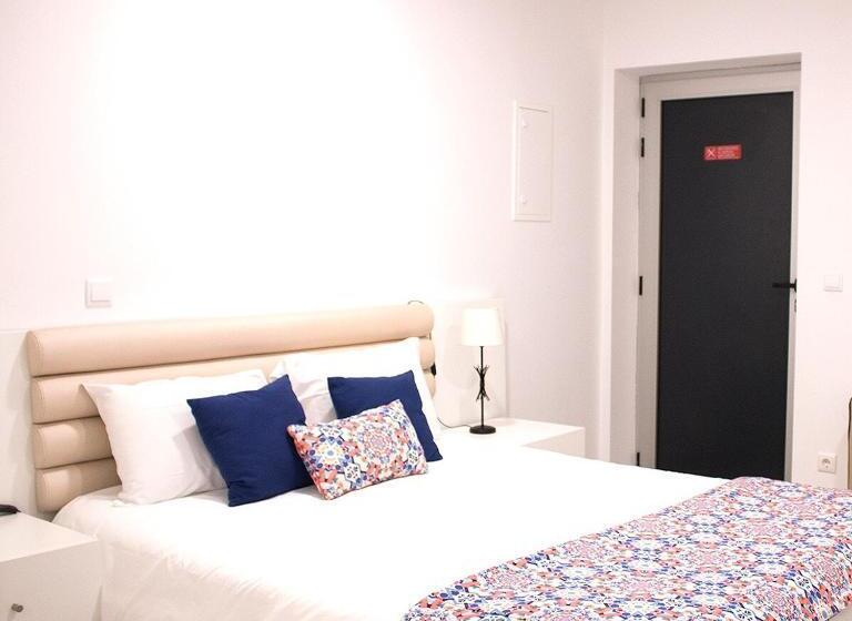 إستديو عائلى, Avenida