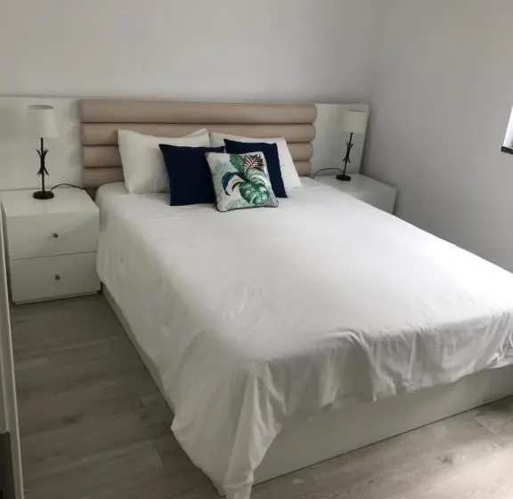 1ベッドルームアパートメント, Avenida