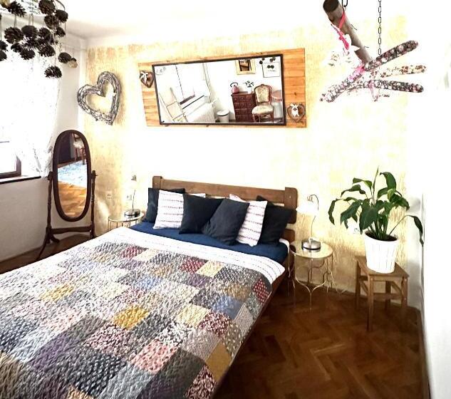 اتاق استاندارد, Kristínka