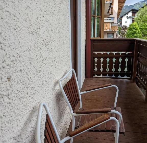 バルコニー付きデラックスルーム, Chalet Sonneck