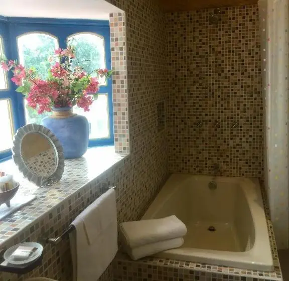 اتاق لوکس با تخت بزرگ, Hacienda Boutique B&b And Spa Solo Adultos