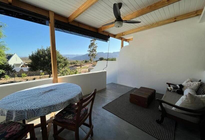 Номер Классика Кровать Кинг, 360on62 Farm Cottages