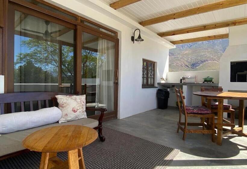 Номер Классика Кровать Кинг, 360on62 Farm Cottages