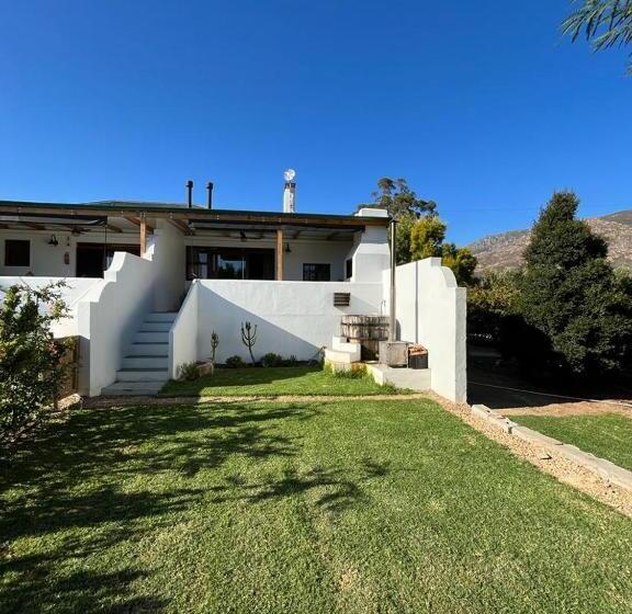 Номер Классика Кровать Кинг, 360on62 Farm Cottages