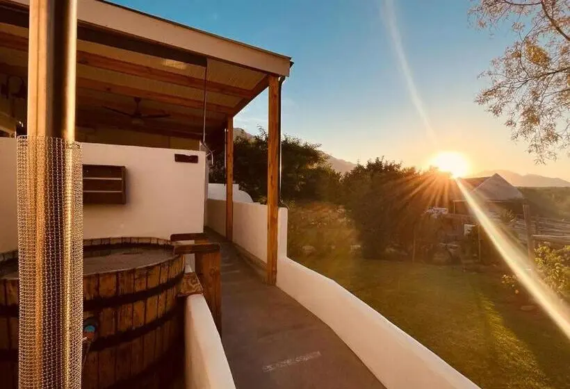 Classic-huone, 360on62 Farm Cottages