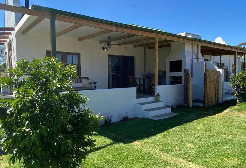 Люкс Deluxe Кровать Кинг, 360on62 Farm Cottages