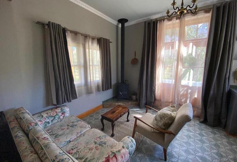 Люкс Deluxe Кровать Кинг, 360on62 Farm Cottages