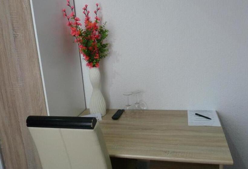 اتاق استاندارد, Rodizio Ug