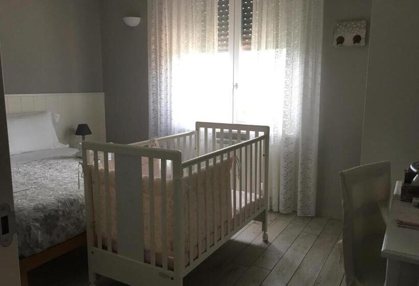 Deluxe room with river view, La Terrazza Sul Naviglio B&b