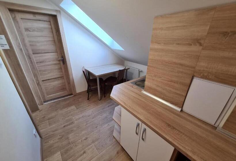 غرفة كومفورت ثلاثية, Stredisko Lipka