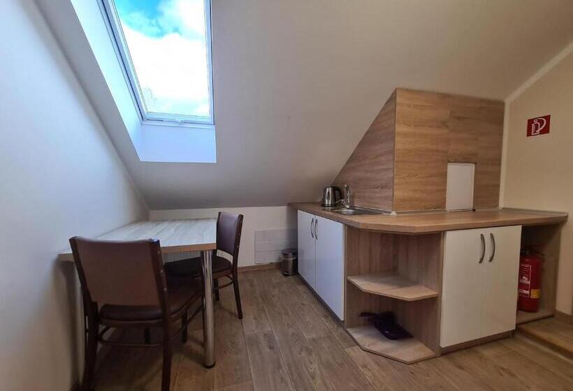 غرفة كومفورت ثلاثية, Stredisko Lipka