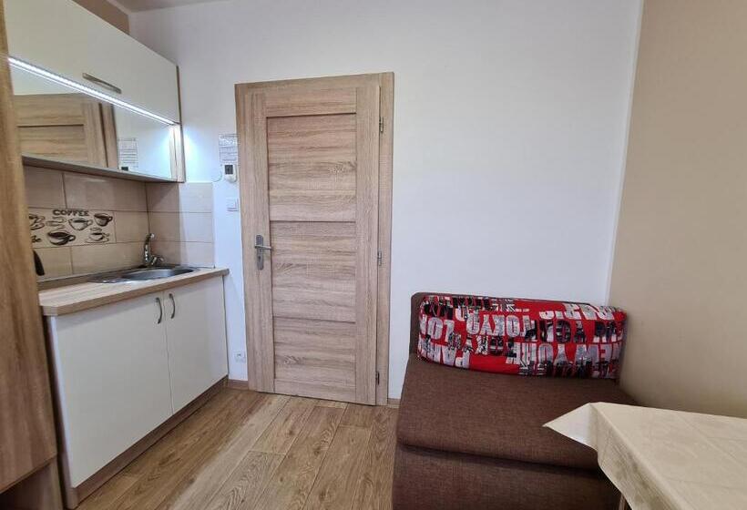 غرفة قياسية حمام مشترك, Stredisko Lipka