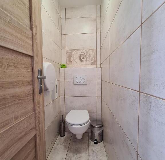 غرفة قياسية حمام مشترك, Stredisko Lipka