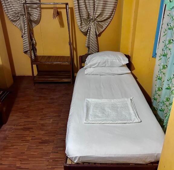 Family Room, Hill Myna Beach Cottages