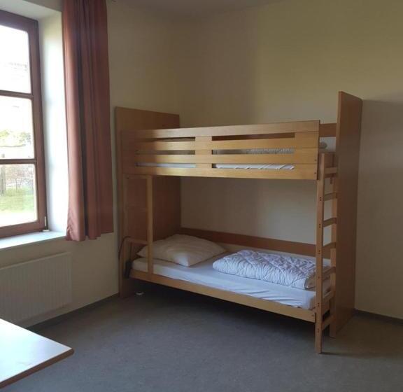 스탠다드 4인용 룸 공용 욕실, Herberge Wichernhaus Boltenhagen