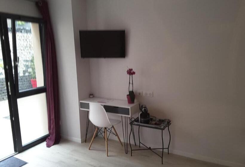 Номер Стандарт Трехместный, Villa Vi Lyon Est Chambres D Hôtes