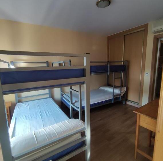 Кровать в Общей Комнате, La Gallega