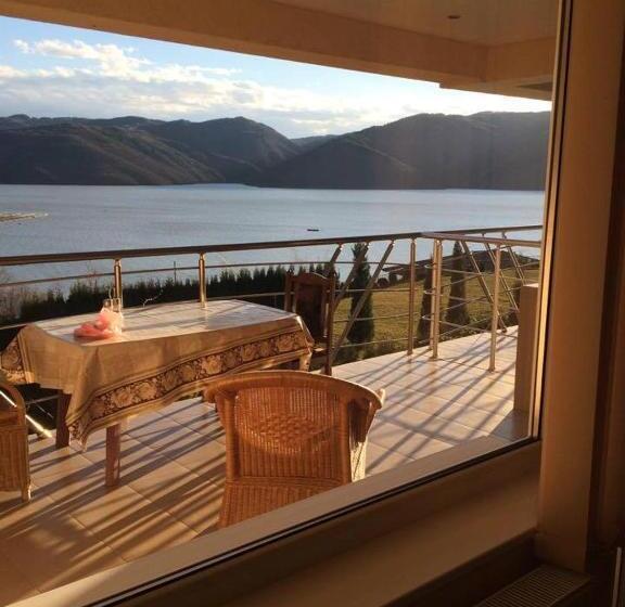 فيلا غرفة نوم واحدة, Villa Irina