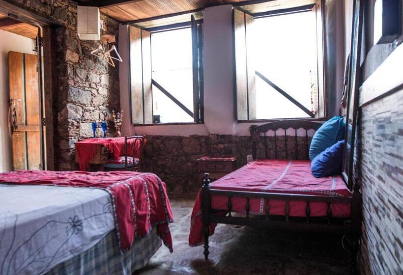 Кровать в Многоместном Номере с Общей Ванной, Casa De Retalhos Boutique Albergue, Casaril Histórico, Com 5 Suítes Individuais E Cozinha Coletiva