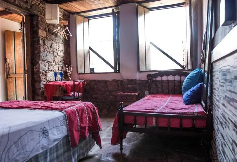 共同バス付シェアルーム, Casa De Retalhos Boutique Albergue, Casaril Histórico, Com 5 Suítes Individuais E Cozinha Coletiva