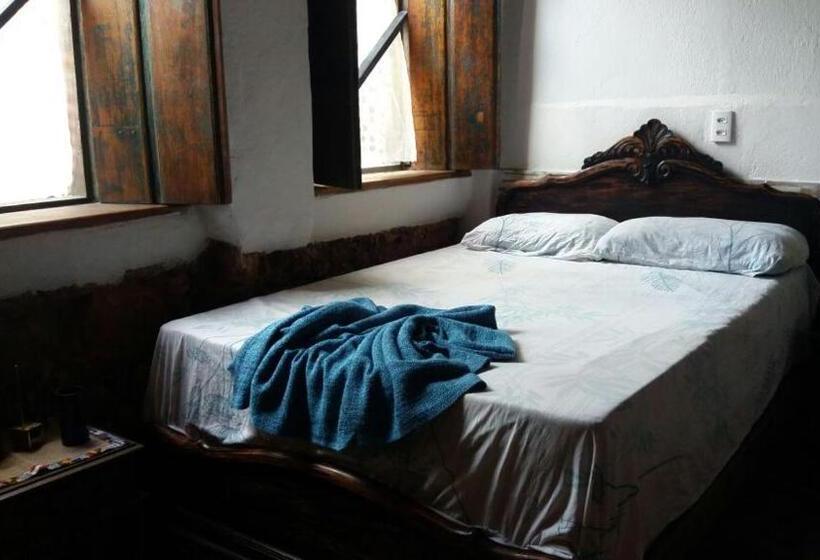 Кровать в Многоместном Номере с Общей Ванной, Casa De Retalhos Boutique Albergue, Casaril Histórico, Com 5 Suítes Individuais E Cozinha Coletiva