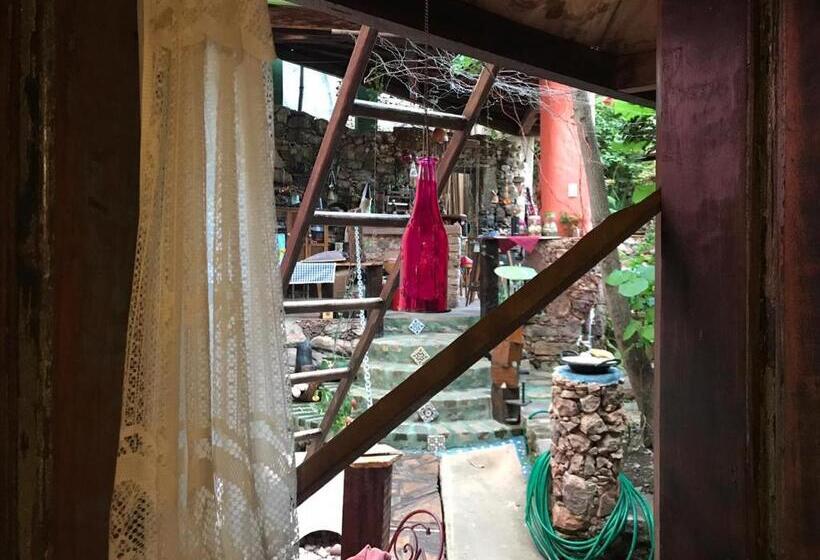 Люкс Вид на Сад, Casa De Retalhos Boutique Albergue, Casaril Histórico, Com 5 Suítes Individuais E Cozinha Coletiva