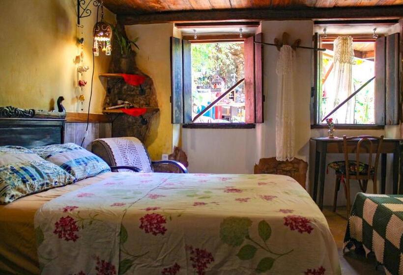 Люкс Вид на Сад, Casa De Retalhos Boutique Albergue, Casaril Histórico, Com 5 Suítes Individuais E Cozinha Coletiva
