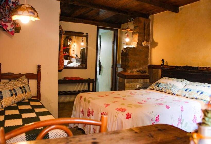 Люкс Вид на Сад, Casa De Retalhos Boutique Albergue, Casaril Histórico, Com 5 Suítes Individuais E Cozinha Coletiva
