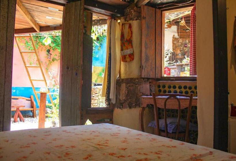 Люкс, Casa De Retalhos Boutique Albergue, Casaril Histórico, Com 5 Suítes Individuais E Cozinha Coletiva