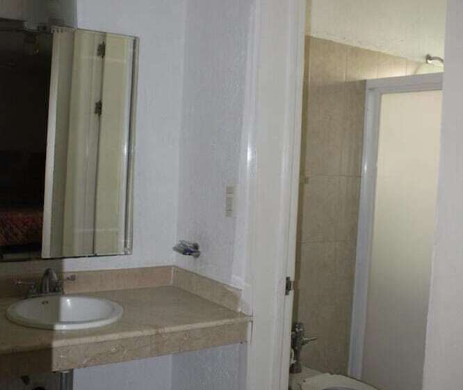 Номер Стандарт Трехместный, Gina