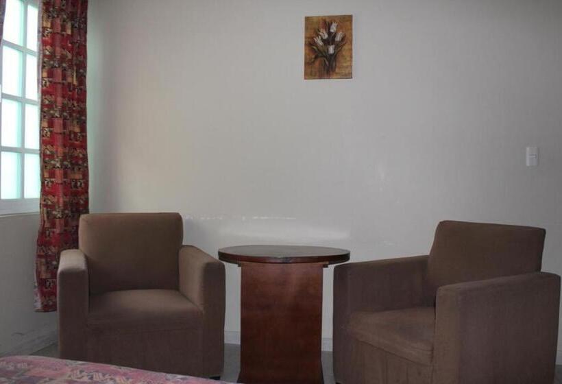 Номер Стандарт Трехместный, Gina