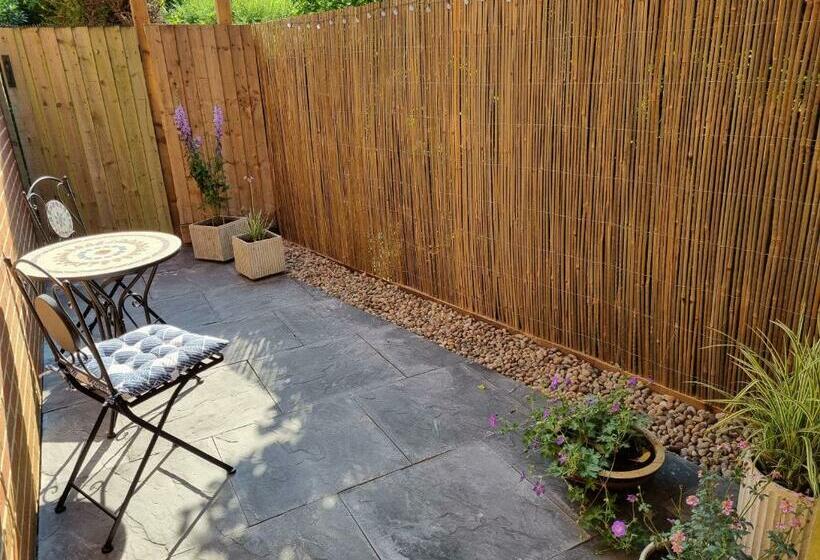 带大床的套房, Orchard View B&b