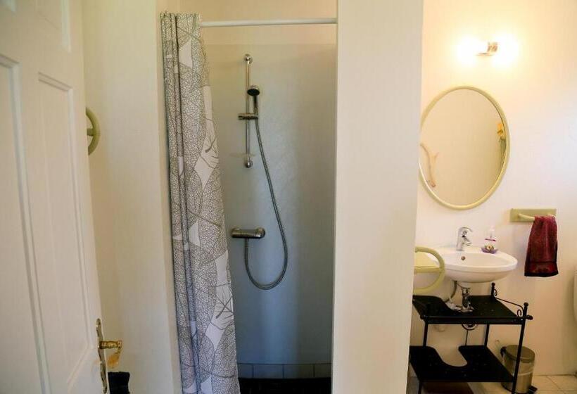 اتاق استاندارد چهار تخته, Guest House Svetlana