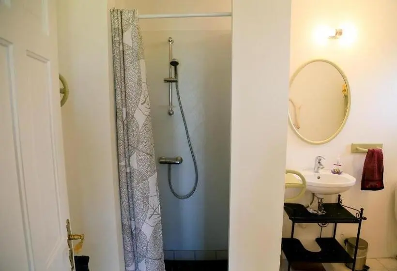 اتاق استاندارد چهار تخته, Guest House Svetlana