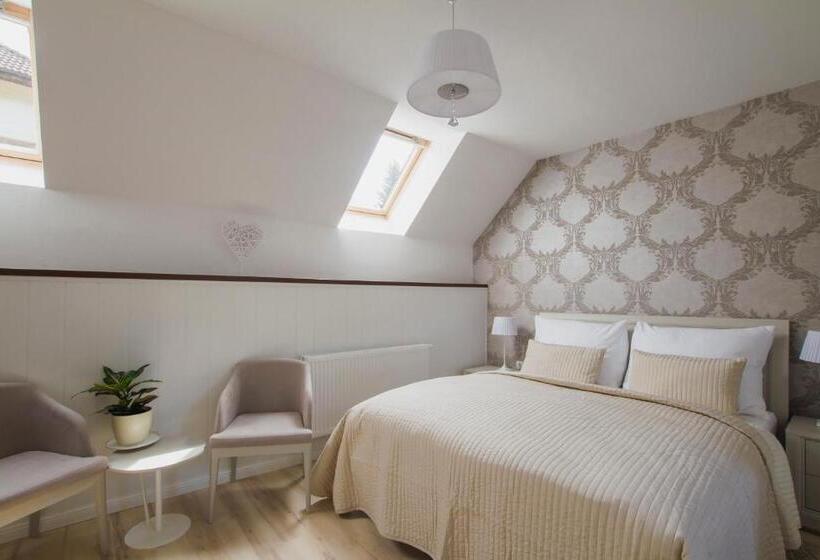 Номер Deluxe, Penzión Kúria