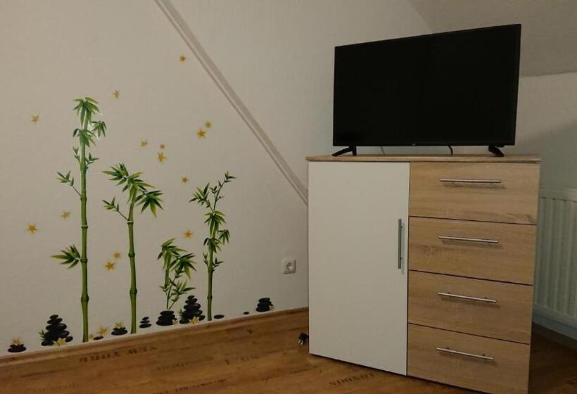 Standard room with outdoor bath, Pension Zum Hirsch