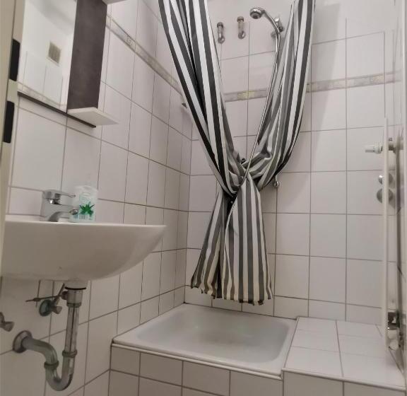 Standard room with outdoor bath, Pension Zum Hirsch